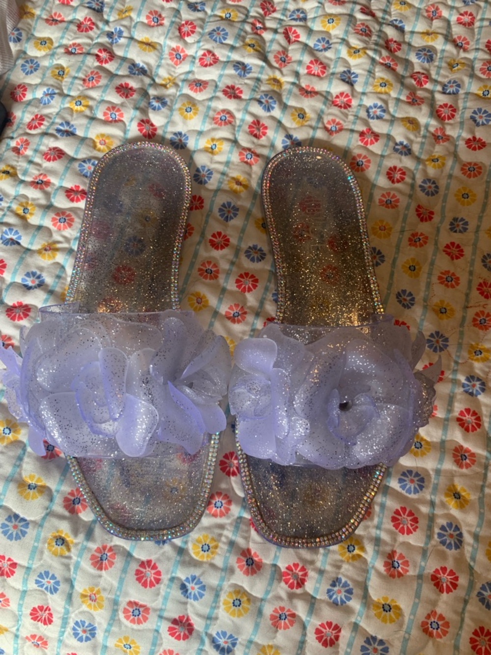 Clear Glitter Ruffle Slide Sandals Rouge - Picture 3 of 5